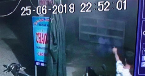 Trưởng Công an xã nổ súng giải tán đám đông