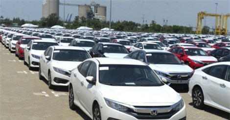 Xe Thái “xả hàng” về Việt Nam: Dân mong giá giảm, giới buôn xe cũng “mù” thông tin