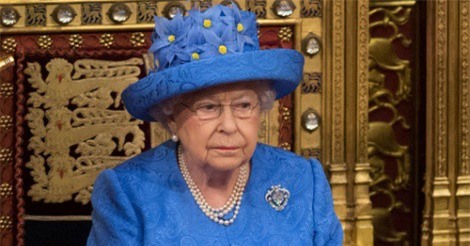 Nữ hoàng Anh thông qua luật Brexit, mở đường cho Anh rời EU