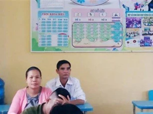 Thí sinh 54 tuổi lần đầu thi tốt nghiệp THPT để con cháu làm gương