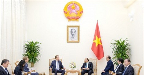 Thủ tướng tiếp Chủ tịch điều hành Diễn đàn Kinh tế Thế giới