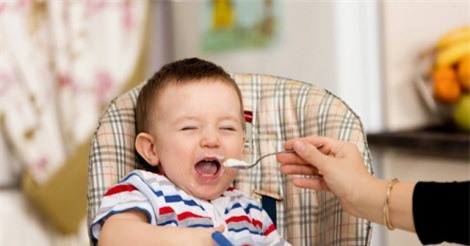 10 thực phẩm mẹ tuyệt đối không được nấu chung khi cho bé ăn dặm