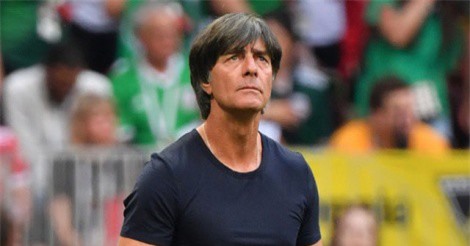 ĐT Đức bị loại, HLV Joachim Low quyết không từ chức