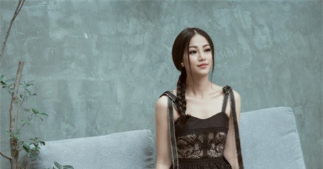 Gợi ý váy xuyên thấu dự tiệc cho nàng công sở