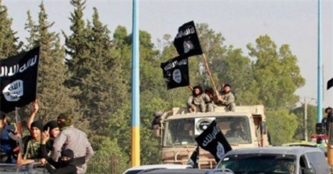 Bất ngờ tấn công quân đội Syria dọc biên giới Iraq, IS nhận "trái đắng"