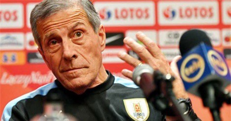 Diego Godin không thể một mình ngăn cản được Ronaldo