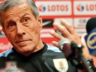 Diego Godin không thể một mình ngăn cản được Ronaldo