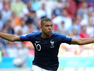 Ghi 2 bàn vào lưới Argentina, Mbappe sánh ngang Pele