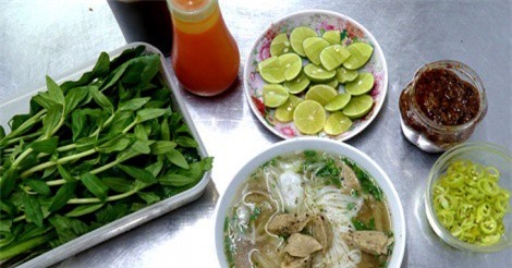 Quán phở 70 năm ở Sài Gòn bán gần 400 tô/ngày