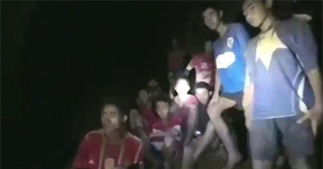 Hình ảnh đầu tiên của đội bóng Thái Lan sống sót thần kỳ sau 9 ngày mắc kẹt