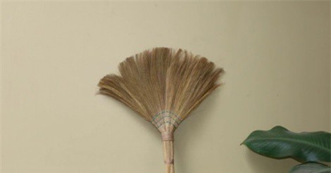 Những cách cất chổi sai phong thủy ảnh hưởng đến vượng khí gia đình