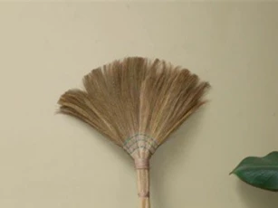 Những cách cất chổi sai phong thủy ảnh hưởng đến vượng khí gia đình