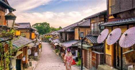 Quán bún bò Huế gần 20 năm hút khách nước ngoài ở Sài Gòn