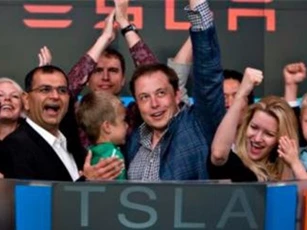 Đạt chỉ tiêu sản xuất xe Model 3 vào phút chót, Elon Musk gửi tâm thư đến nhân viên của Tesla: Cuối cùng chúng ta cũng là một công ty ô tô thực sự rồi!