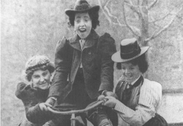 Giới trẻ xì tin thế kỷ 19 trông như thế nào?