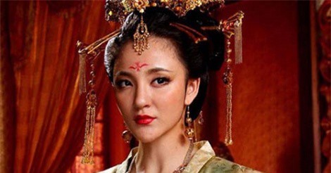 Hoàng hậu “to gan” nhất lịch sử, tát Hoàng đế xây xẩm mặt mày