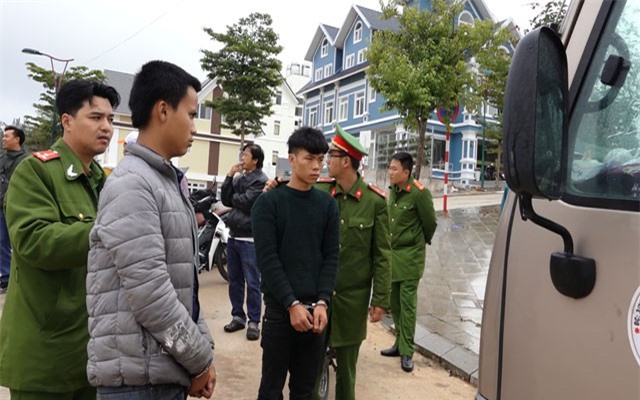 Lâm Đồng: Truy quét nhóm thanh niên đập phá xe du lịch để trộm tài sản