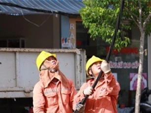 Tiêu thụ điện ngày 4/7/2018 tiếp tục thiết lập đỉnh cao mới