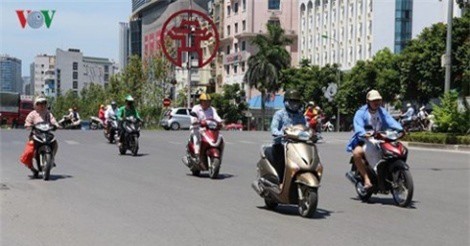 Dự báo thời tiết hôm nay 6/7: Hà Nội đón mưa rào vào chiều tối