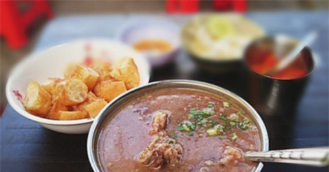 Quán cháo lòng ở Sài Gòn qua 4 lần chủ vẫn mê hoặc thực khách 