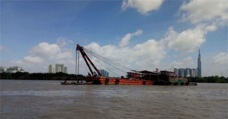 Vụ chìm sà lan trên sông Sài Gòn: Tìm thấy thi thể 2 nạn nhân