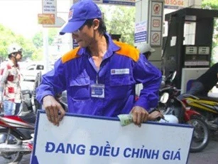 Giá xăng giữ ở mức hơn 19.600 đồng/lít