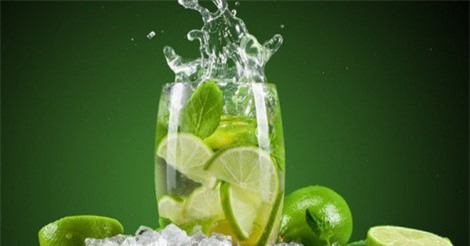 5 tác dụng phụ khi uống nước chanh