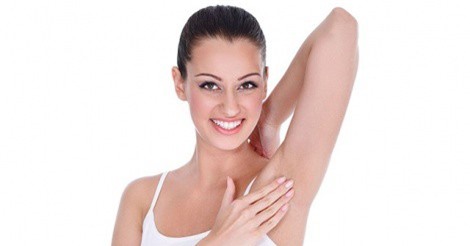 Cách đơn giản để hóa phép đầu gối “thâm xì” thành trắng sáng