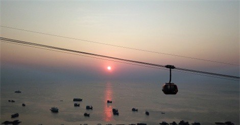 Cáp treo Hòn Thơm miễn phí vé cho du khách nhí