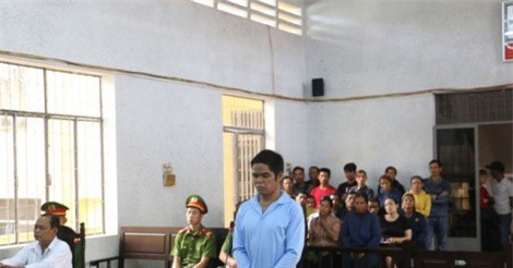 Đắk Lắk: Giết vợ chôn xác sau nhà rồi bán đất cho người khác, 10 năm sau mới bị phát hiện