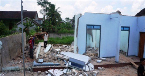 Nghệ An: Sập tường nhà, 2 người tử vong tại chỗ, 1 người bị thương nặng