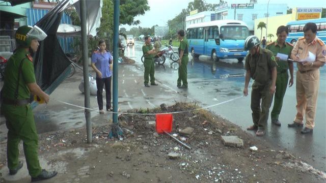 Đồng Tháp: Đang quét sân, một phụ nữ bị xe tải tông chết