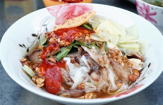 Quán phở không nước lèo hơn 70 năm ở Sài Gòn