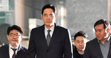 'Thái tử' Samsung lần đầu tiên lộ diện sau 5 tháng ra tù