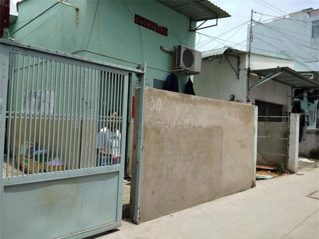 TPHCM: Nổ súng ở khu nhà trọ, 2 người bị thương, nghi phạm tự tử