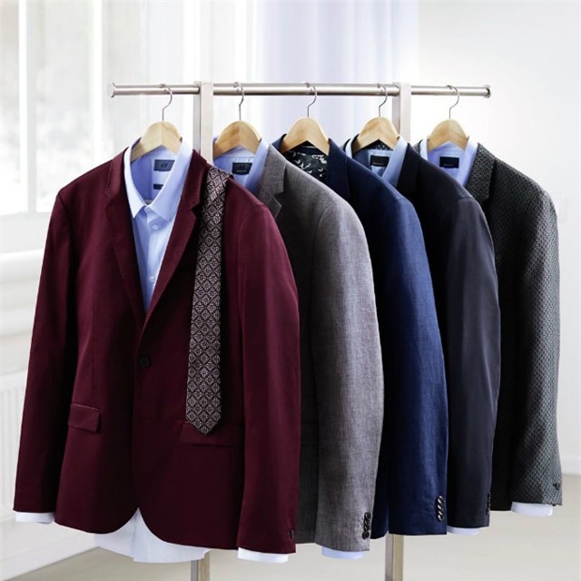 4 cách để 'lên đời' bộ vest cưới bình dân