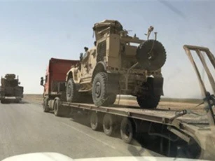 Mỹ bơm 200 xe tải chất đầy vũ khí, đạn dược cho phiến quân Syria