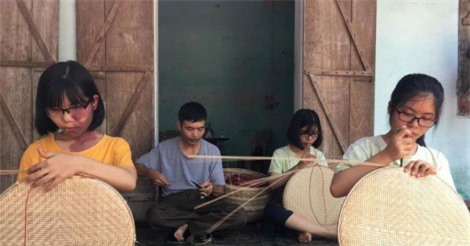 Thanh Hóa: Chị em gái sinh 3 cùng thi đạt điểm cao