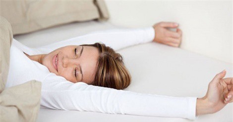 Bất ngờ với lợi ích của việc ngủ không dùng gối