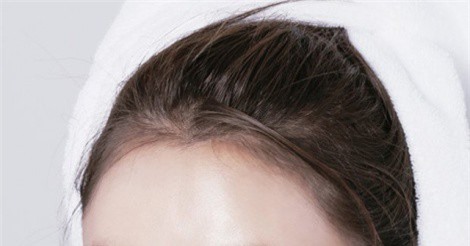 Bí quyết để dù trời nóng 'chảy mỡ' nhưng lớp nền vẫn bền - mịn - trong