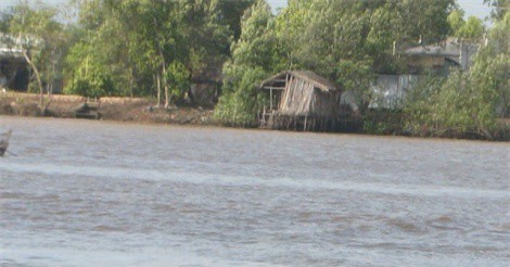 Cà Mau: Nhậu say rồi bơi qua sông, một người chết đuối