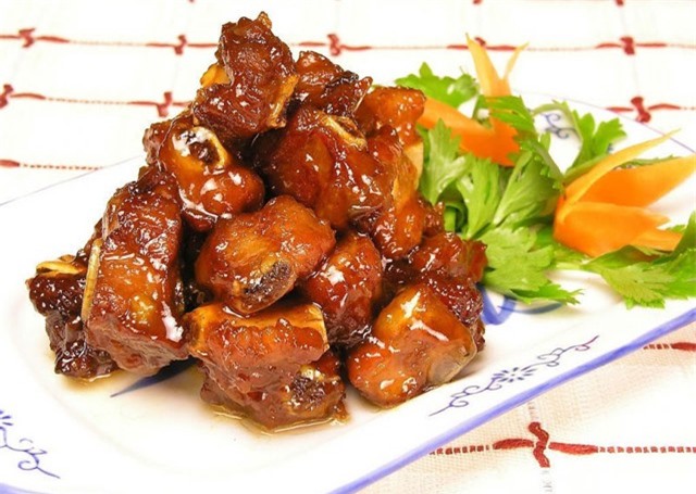 Cách chế biến món sụn heo rim mật ong đưa cơm ngày mưa