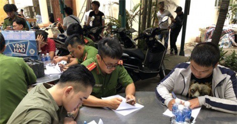 “Đột kích” bar Đông Kinh, đưa 176 người về trụ sở kiểm tra ma tuý