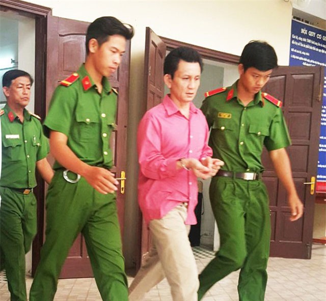 Long An: Đâm chết bạn nhậu vì... không cho “nghỉ nhậu” giữa chừng