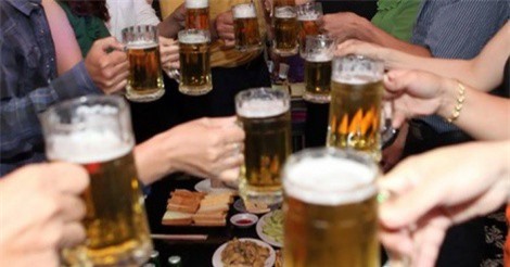 Nhậu trong giờ làm việc, 15 cán bộ ở miền Tây bị kiểm điểm