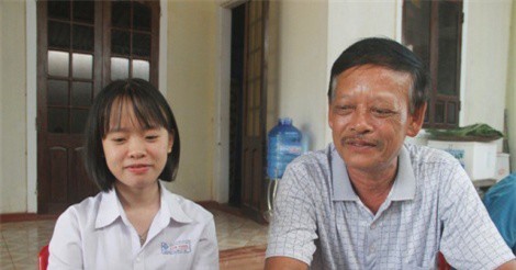 Quảng Trị: Vừa học, vừa giúp mẹ làm bánh bán vẫn thi đạt điểm cao