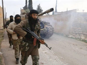 Syria: IS bất ngờ quay lại Raqqa, giáng đòn chết chóc vào phiến quân