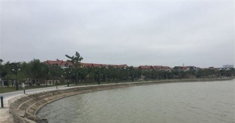 Hà Nội: Thi thể đôi nam nữ nổi trên hồ cá, cách nhau 10 mét