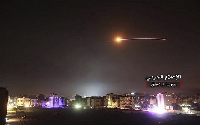 Israel bị cáo buộc không kích căn cứ quân sự Iran ở miền Bắc Syria