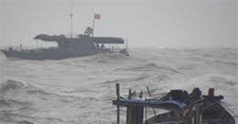 Nỗ lực tìm kiếm 3 ngư dân mất tích trong vụ đắm tàu